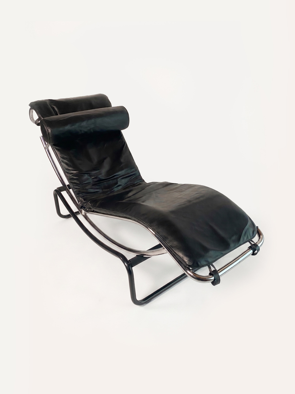 Cassina LC4 style lounge chair
